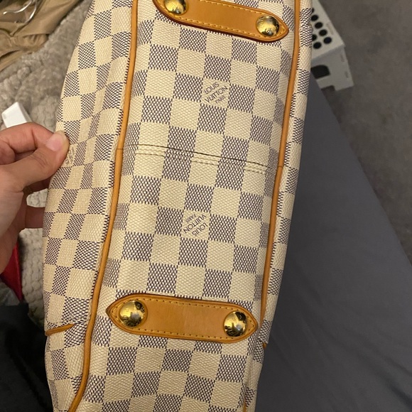 Louis Vuitton Galleria PM - Picture 6 of 16